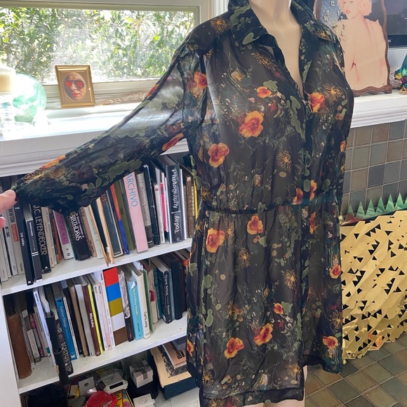 Sheer flower dress - Picture 2 of 6